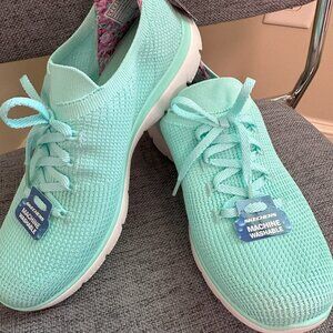 Sketchers Women's Size 9